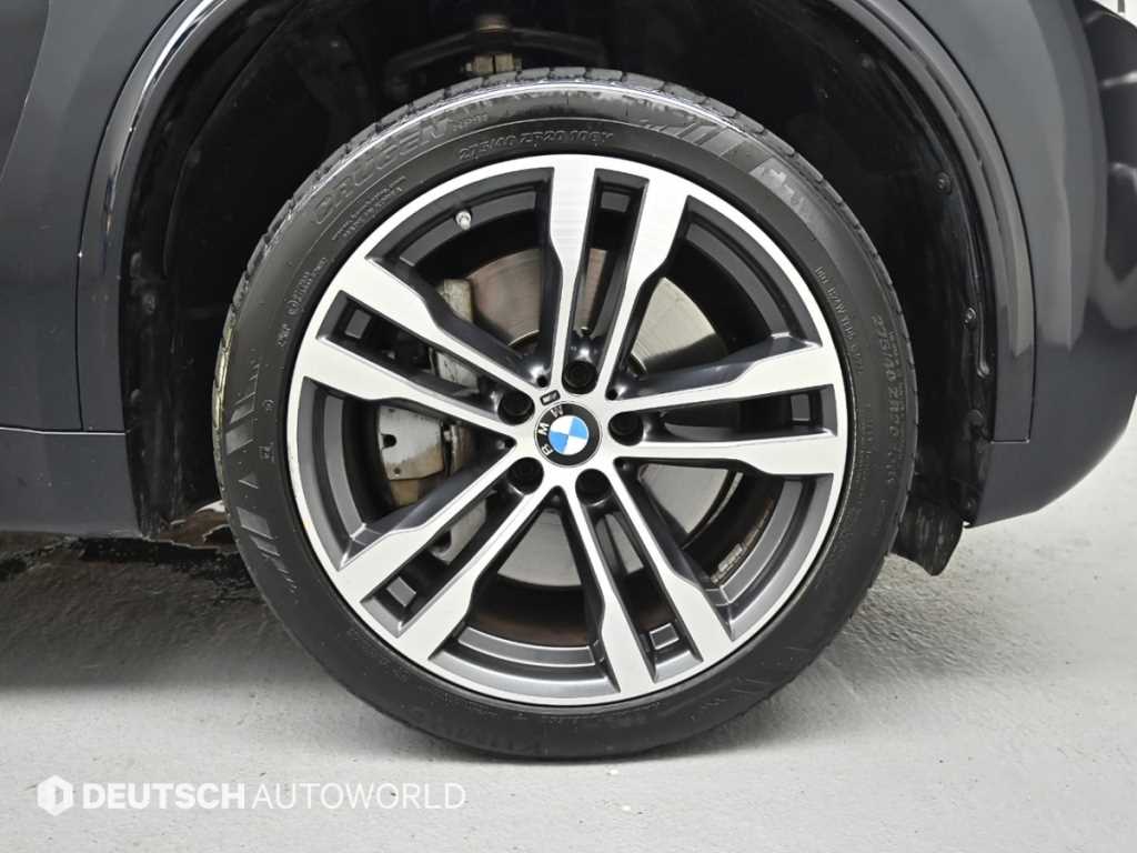 BMW X5 — photo 06