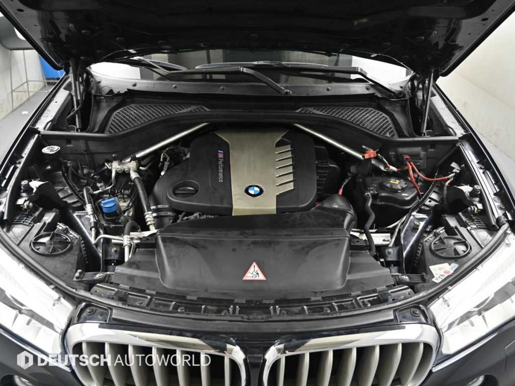 BMW X5 — photo 07