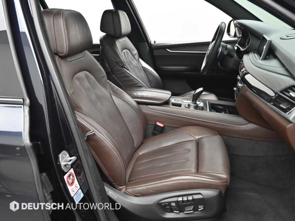 BMW X5 — photo 10