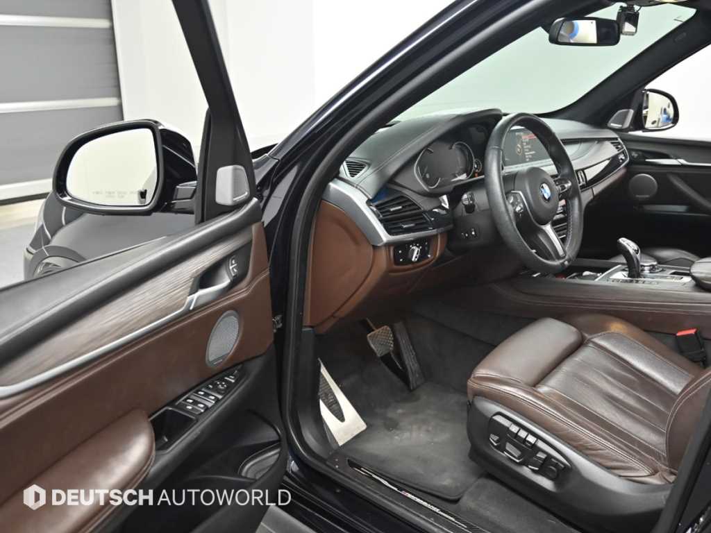 BMW X5 — photo 11