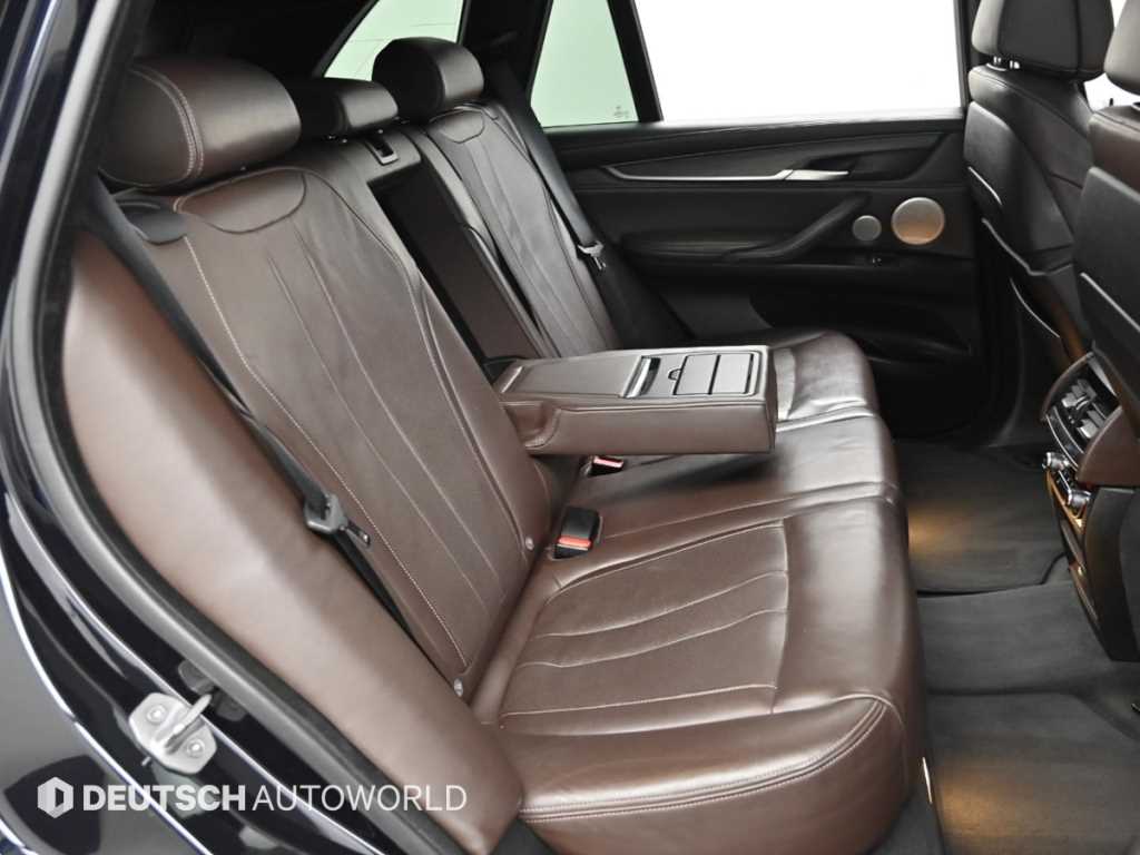 BMW X5 — photo 12