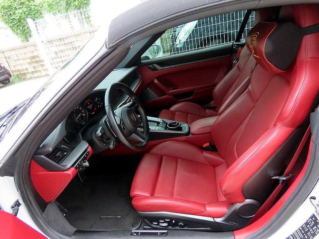 Porsche 911 — photo 10