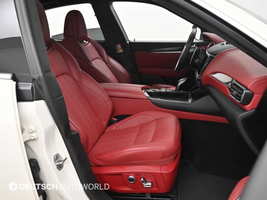 Maserati Levante — photo 10