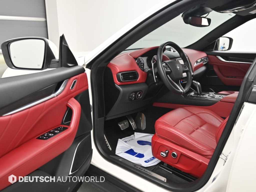 Maserati Levante — photo 11