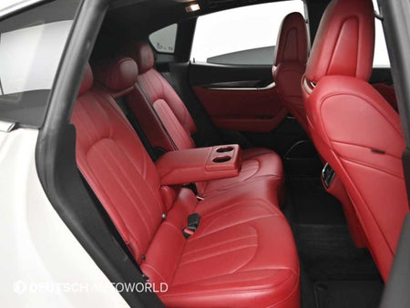 Maserati Levante — photo 12