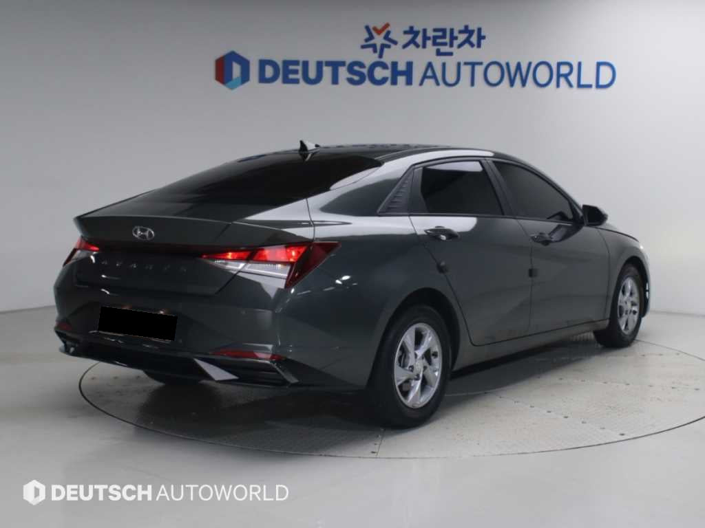Hyundai Avante — photo 04