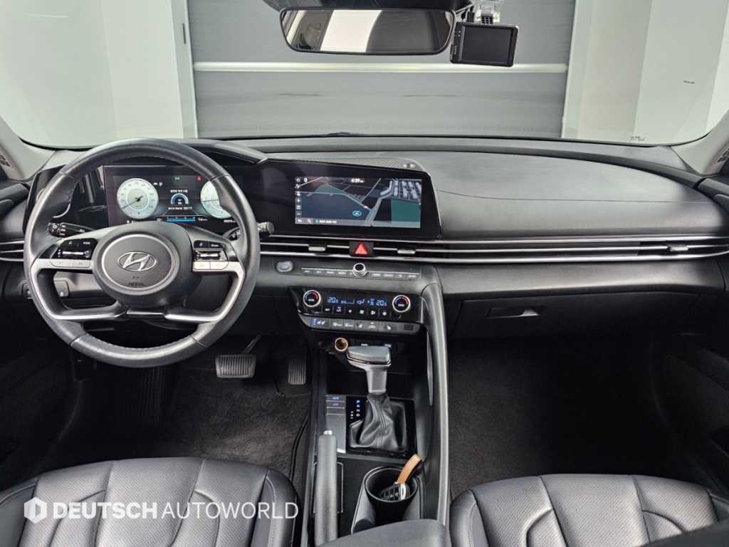 Hyundai Avante — photo 08