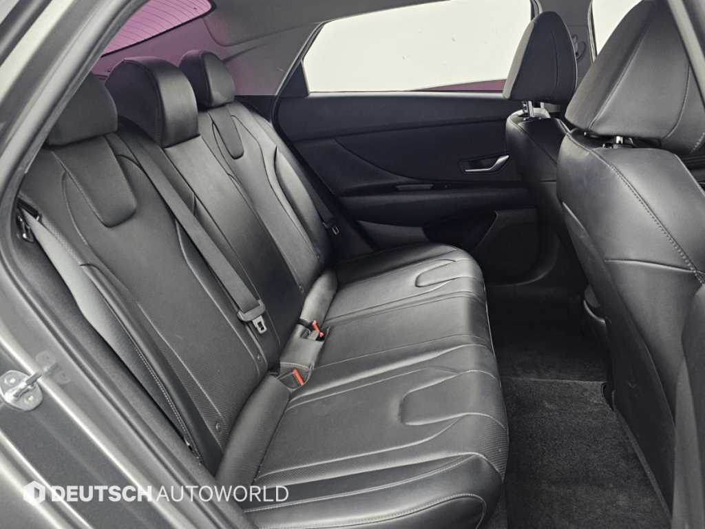 Hyundai Avante — photo 18