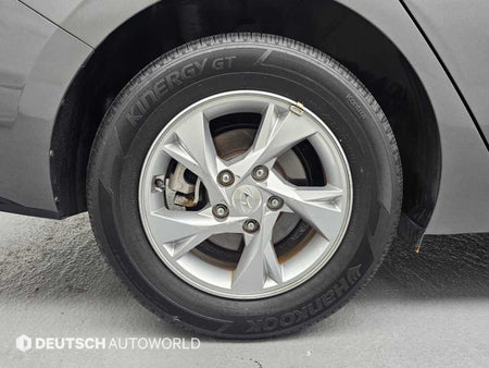Hyundai Avante — photo 20