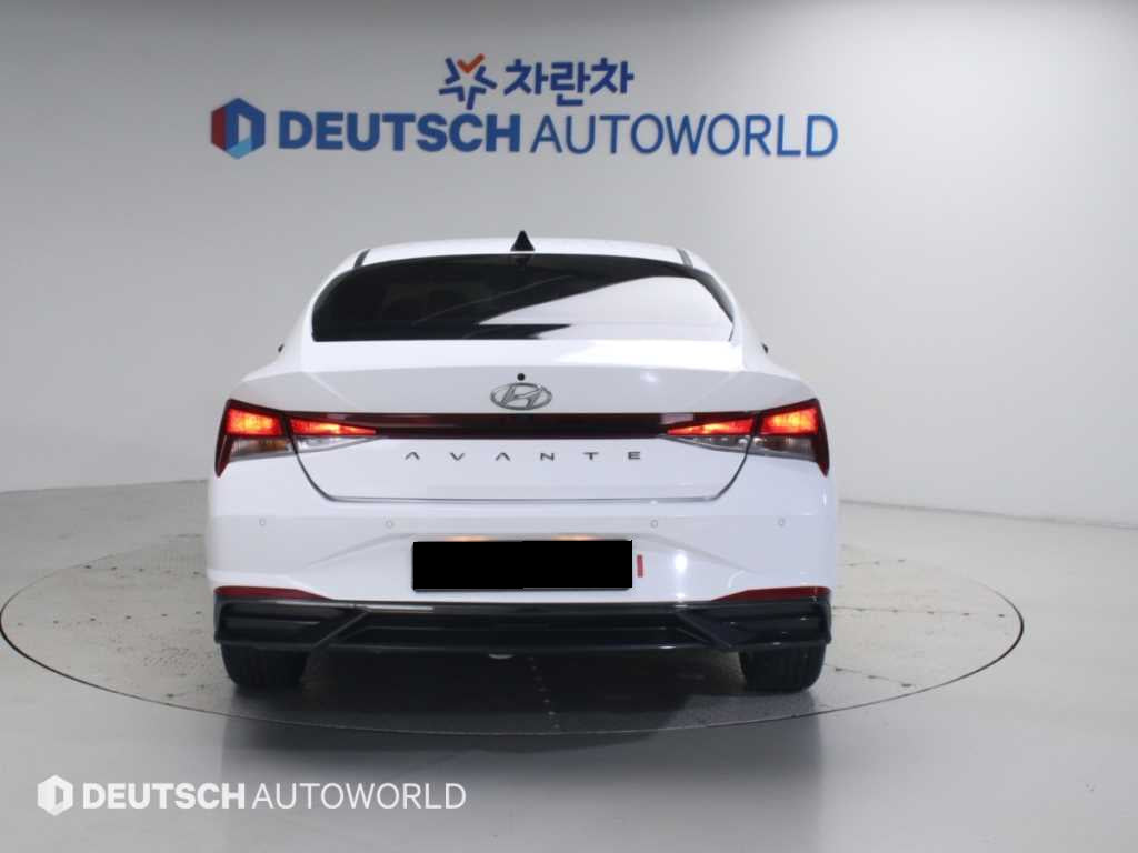 Hyundai Avante — photo 05