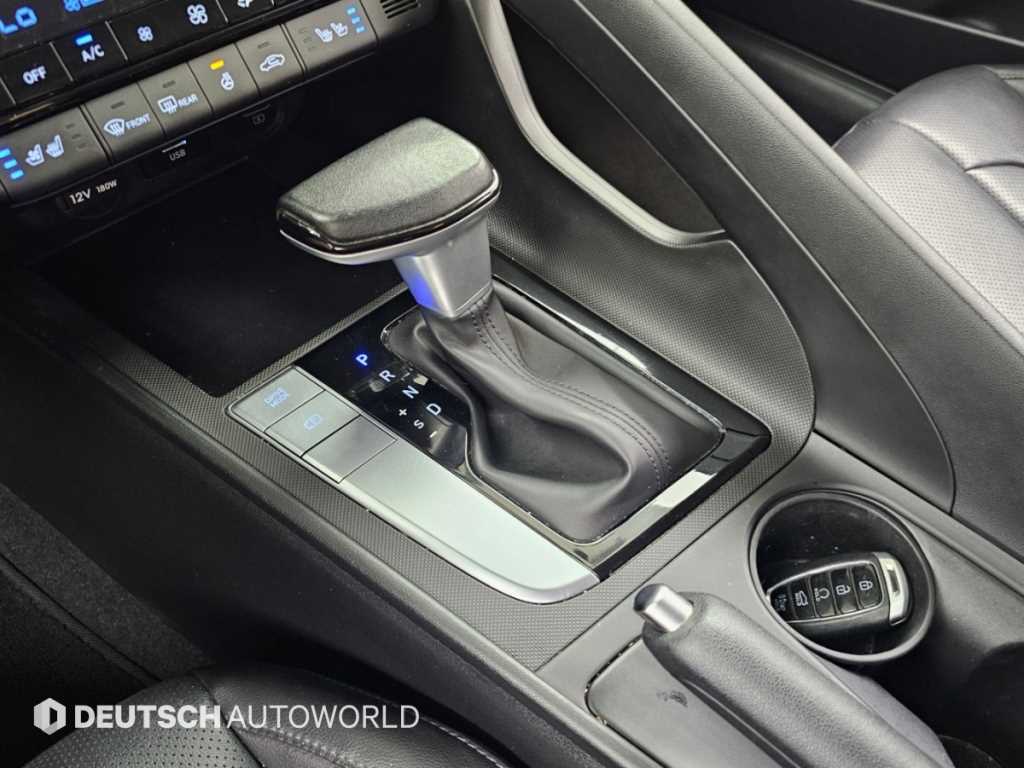 Hyundai Avante — photo 10
