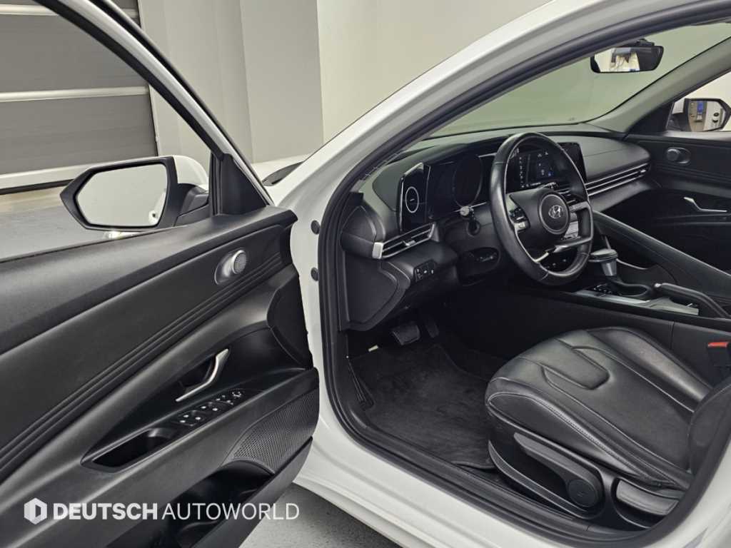 Hyundai Avante — photo 15