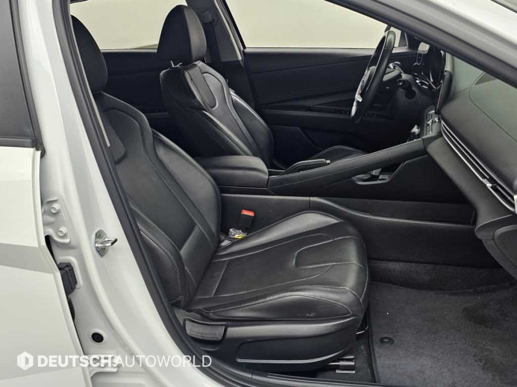 Hyundai Avante — photo 16