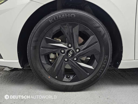 Hyundai Avante — photo 20