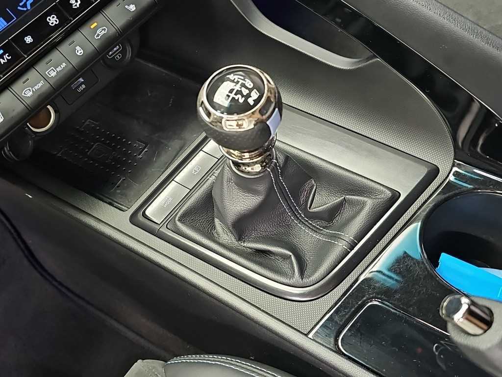 Hyundai Avante — photo 08