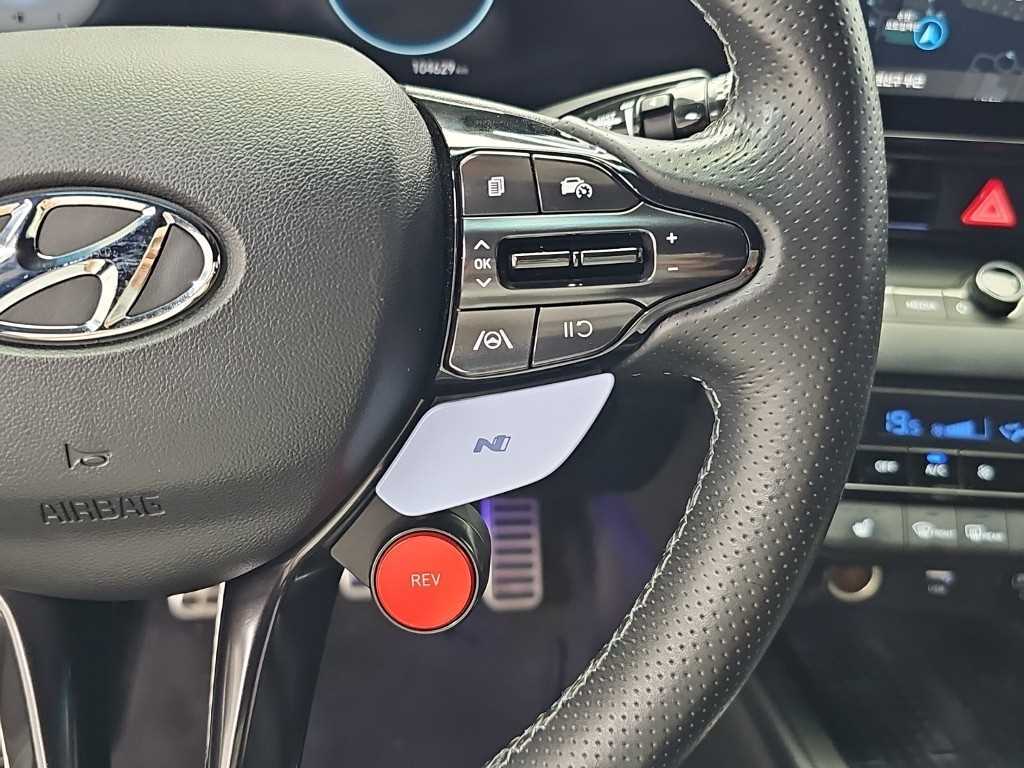 Hyundai Avante — photo 18