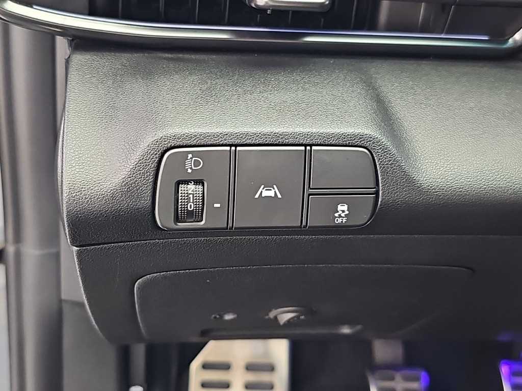 Hyundai Avante — photo 19