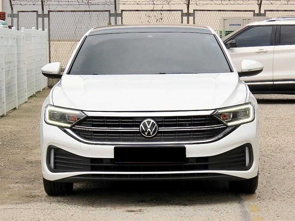 Volkswagen Jetta — photo 01