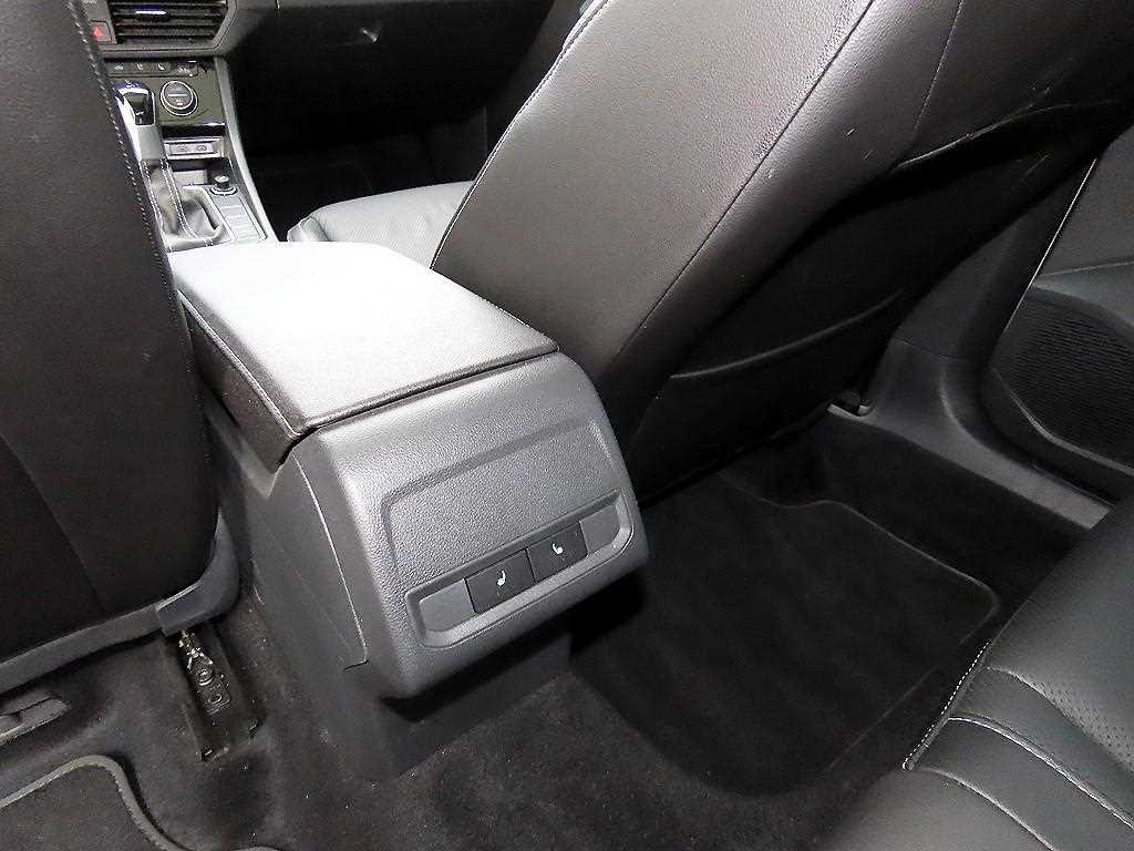 Volkswagen Jetta — photo 17