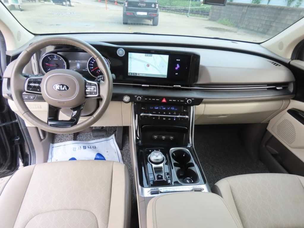 Kia Carnival — photo 09