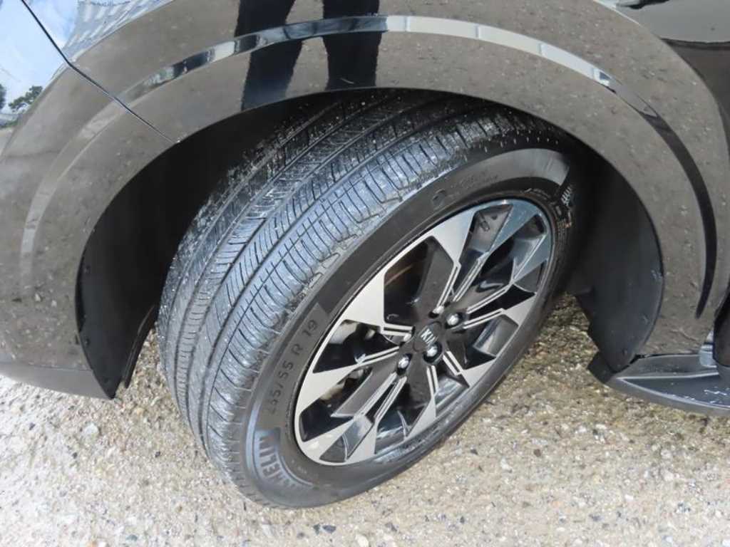 Kia Carnival — photo 18