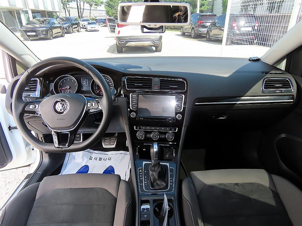 Volkswagen Golf — photo 07