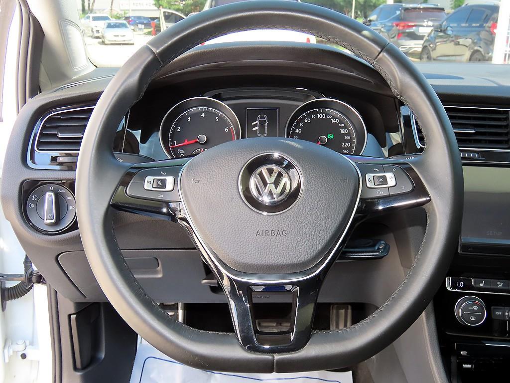 Volkswagen Golf — photo 08