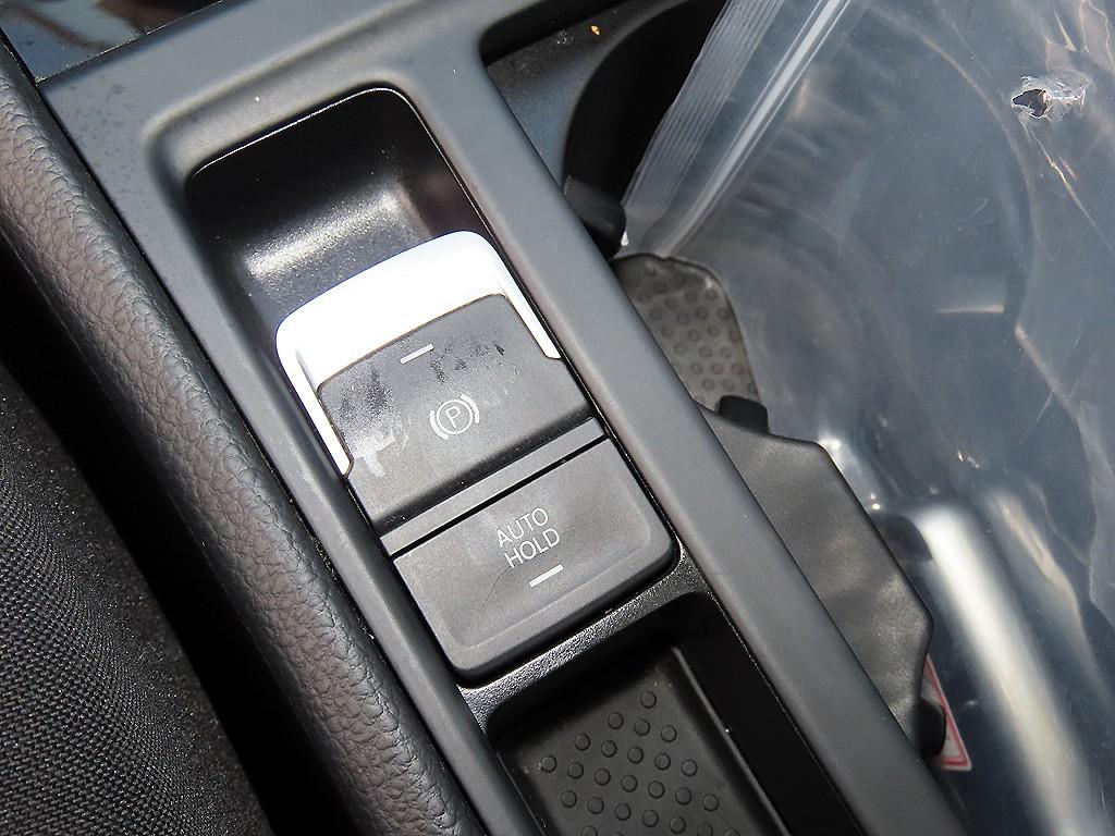 Volkswagen Golf — photo 11