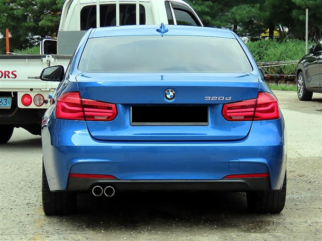 BMW 3-Series — photo 04