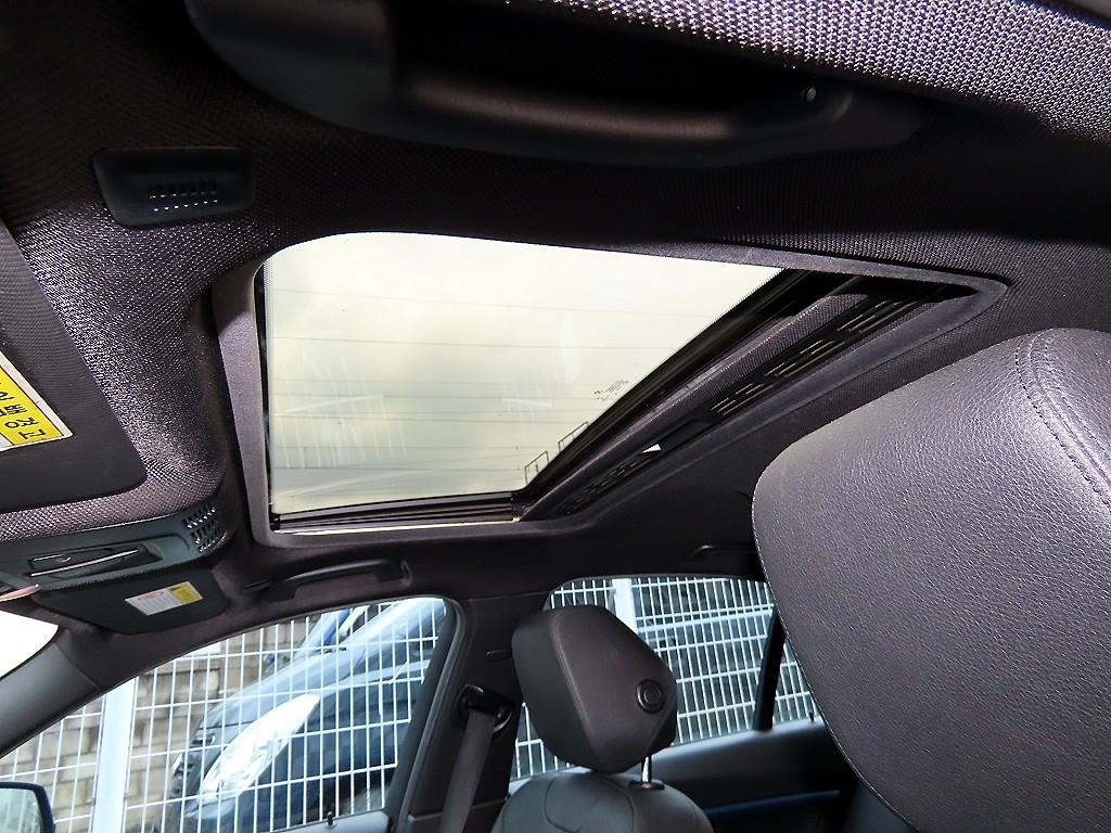 BMW 3-Series — photo 18