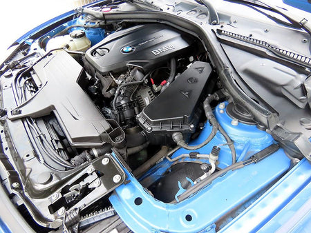 BMW 3-Series — photo 19