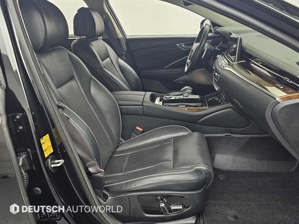 Kia K9 — photo 10