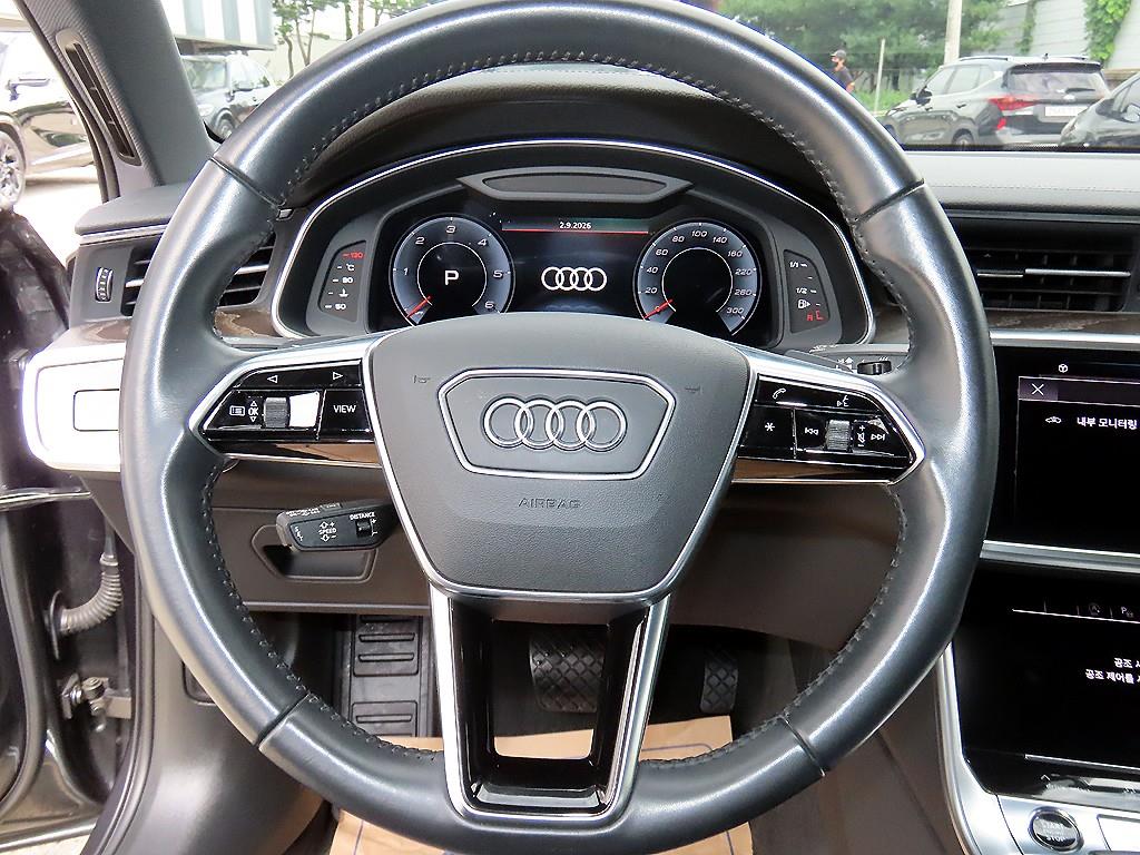 Audi A6 — photo 08