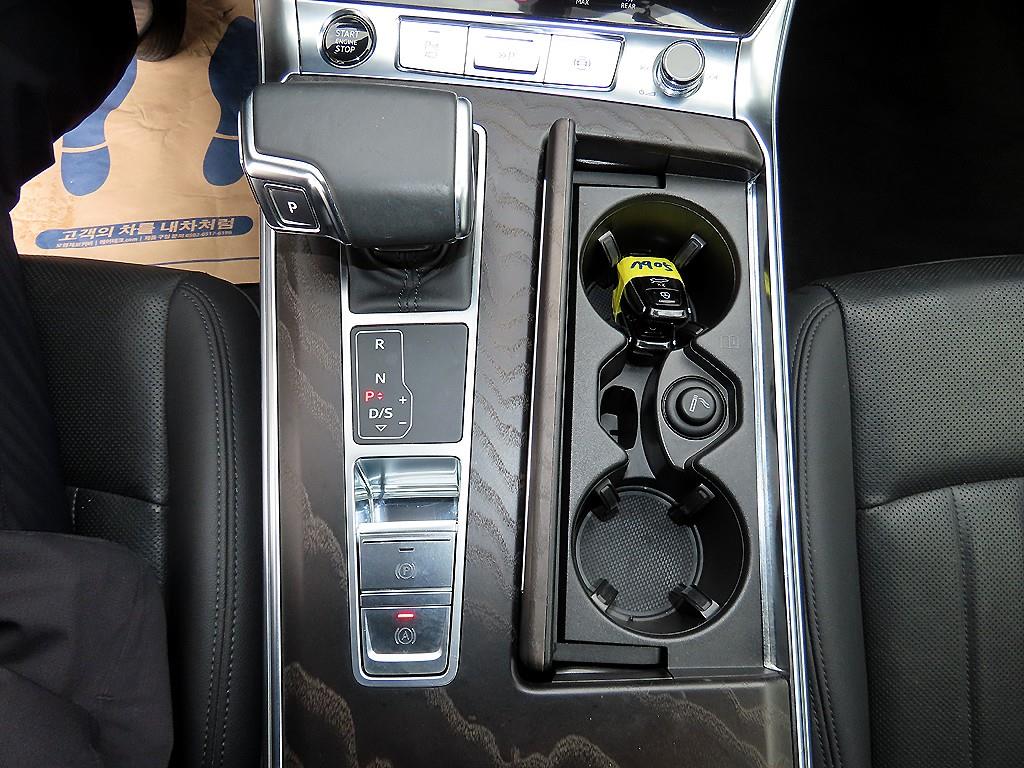 Audi A6 — photo 10