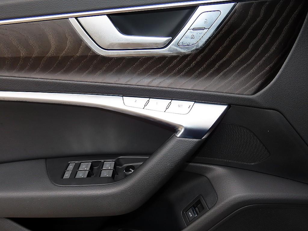 Audi A6 — photo 11