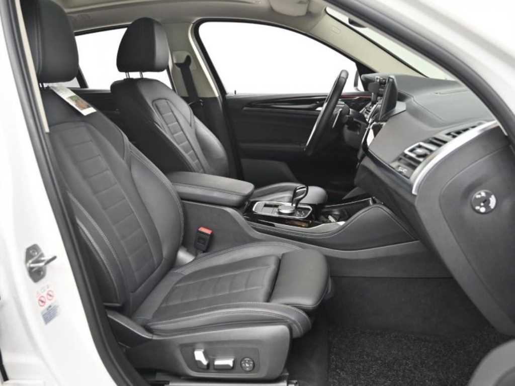 BMW X4 — photo 10