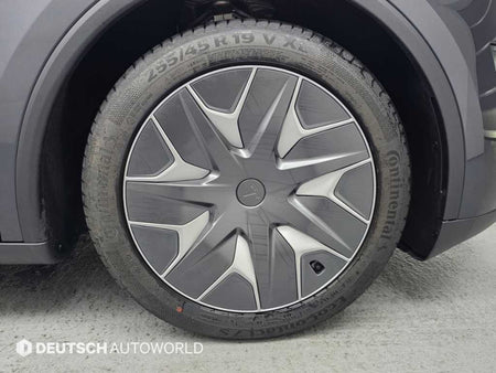 Tesla Model Y — photo 05
