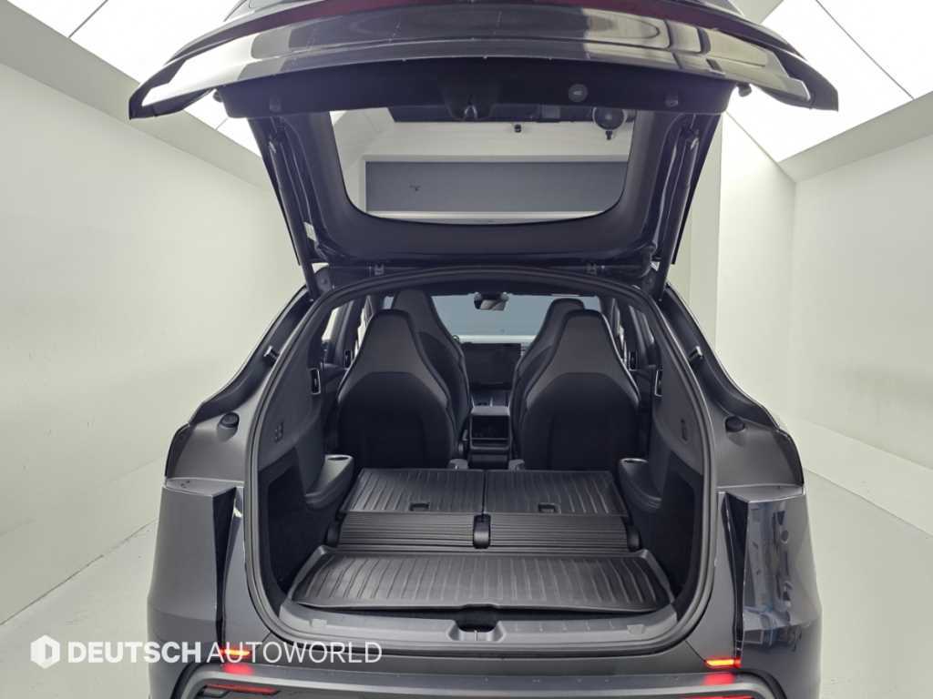 Tesla Model Y — photo 19