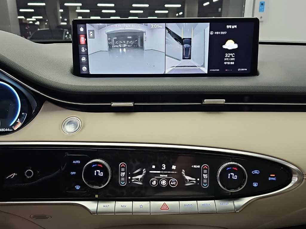 Genesis GV70 — photo 10