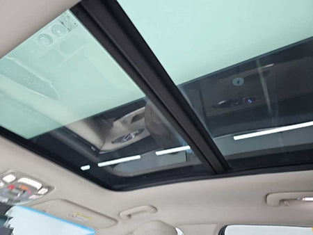 Genesis GV70 — photo 14