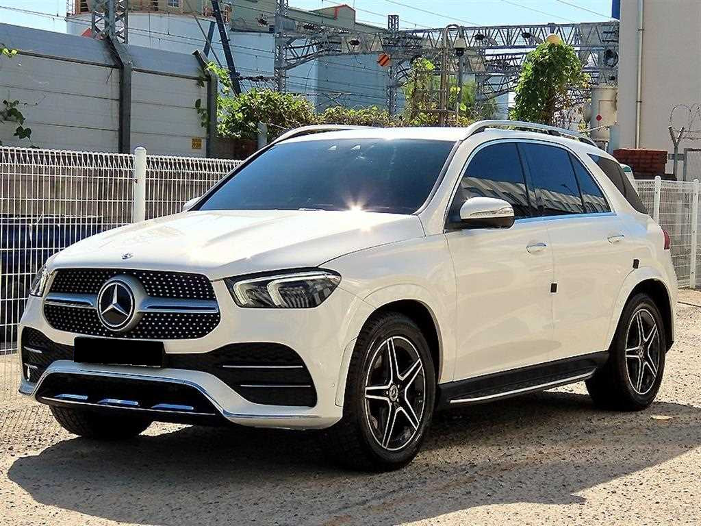Mercedes-Benz GLE-Class — photo 02