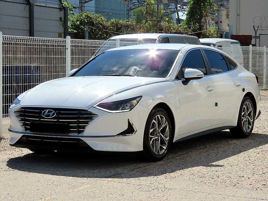 Hyundai Sonata — photo 02