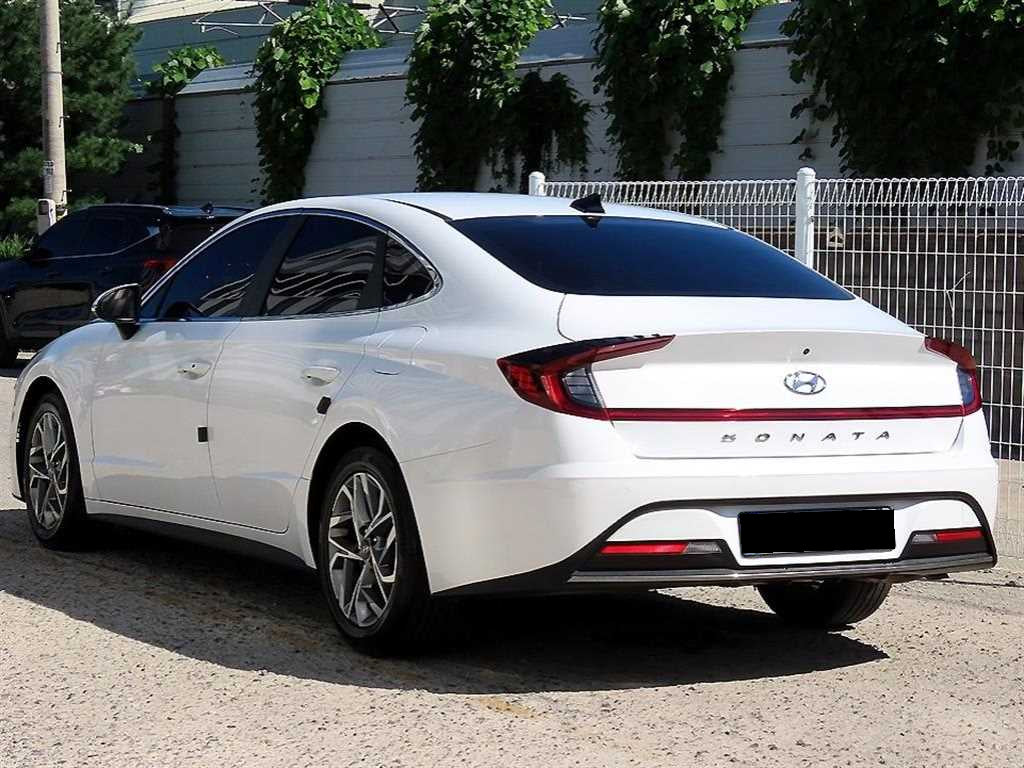 Hyundai Sonata — photo 03