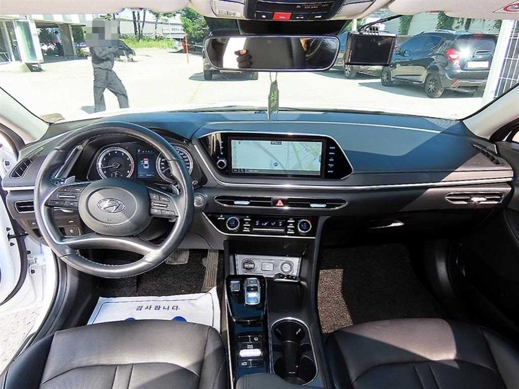 Hyundai Sonata — photo 07