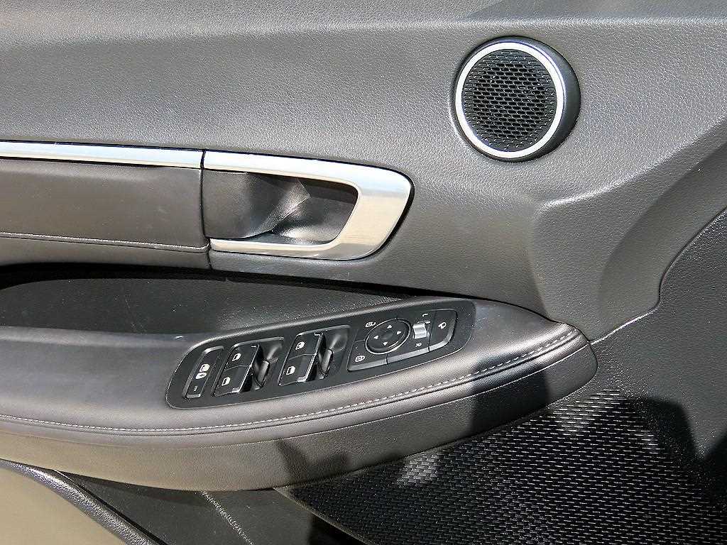 Hyundai Sonata — photo 11