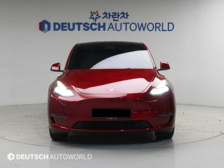 Tesla Model Y — photo 03