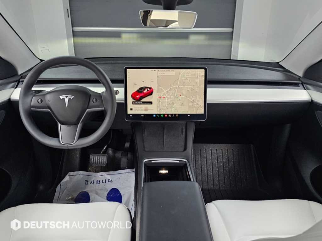 Tesla Model Y — photo 07
