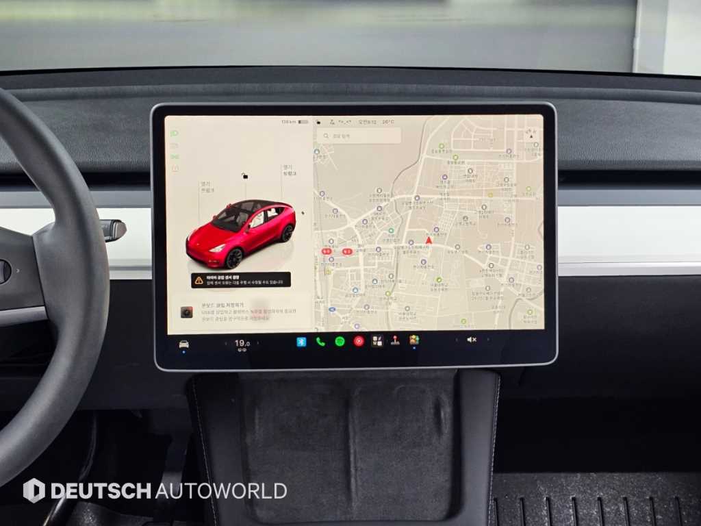 Tesla Model Y — photo 14