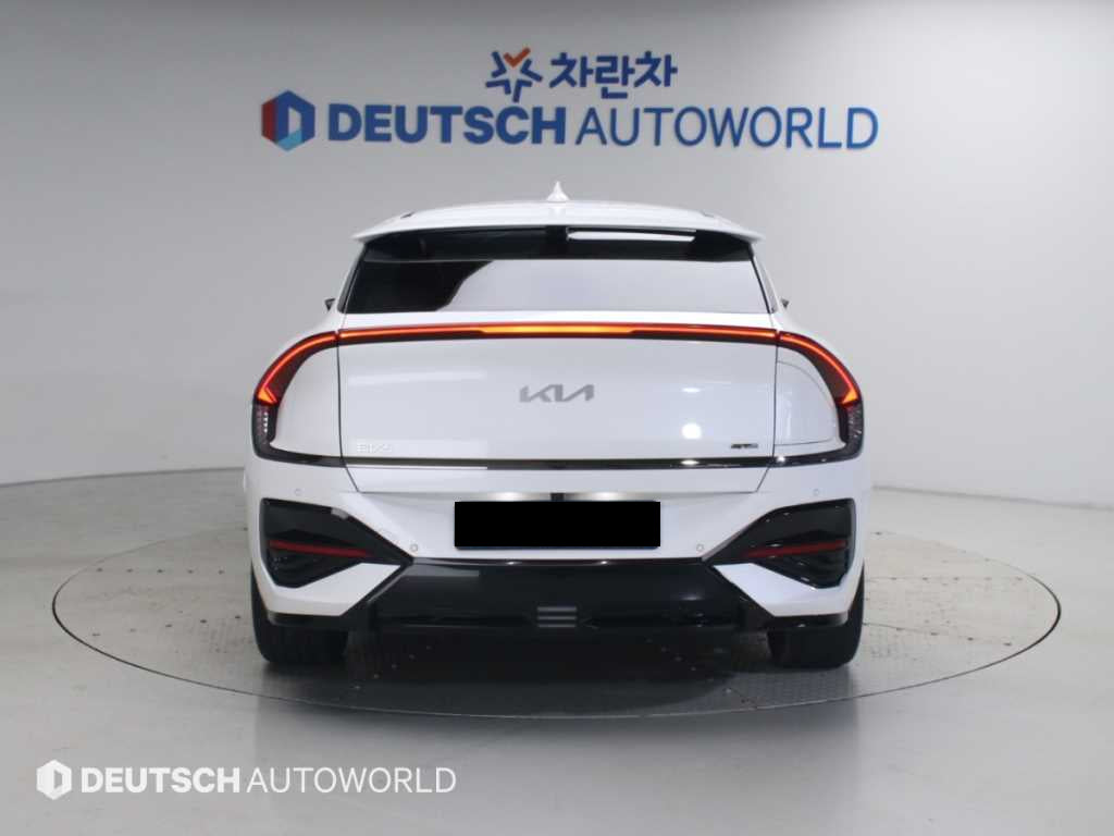 Kia EV6 — photo 04