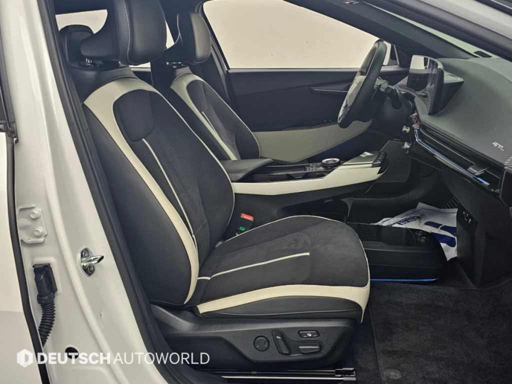 Kia EV6 — photo 10